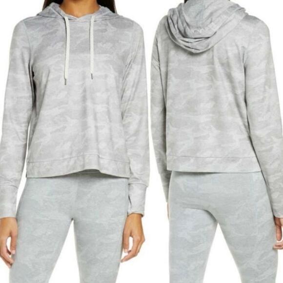 Vuori Pale Heather Gray Camo Halo Essential Hoodie Size XS - Picture 1 of 7